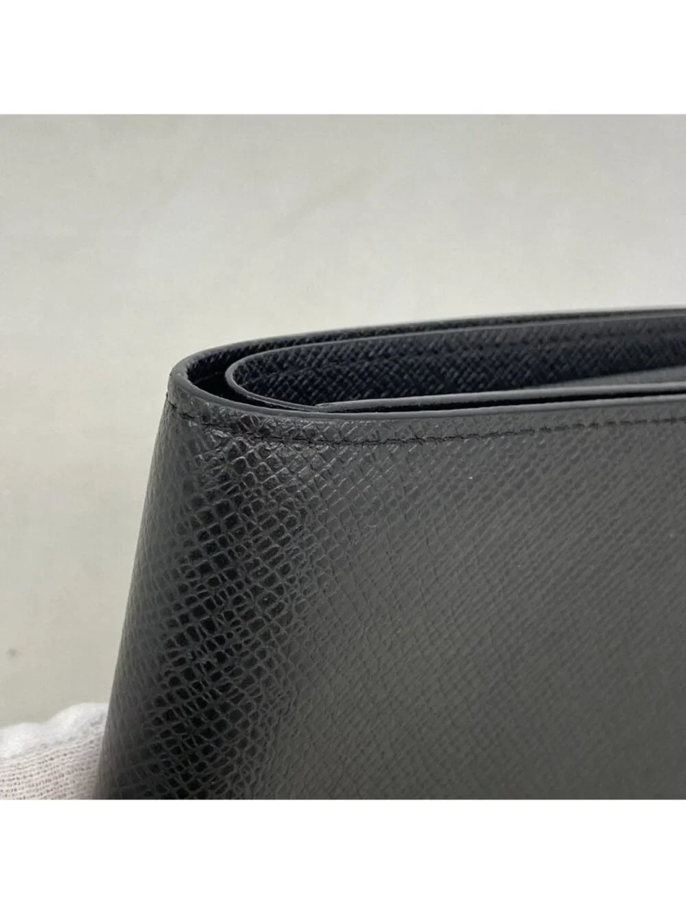 Louis Vuitton Wallet Taiga Portefeuille Marco NM Black